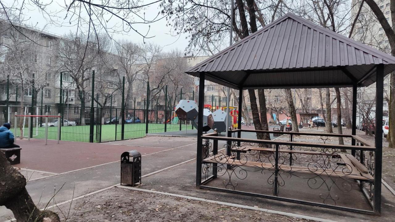 Золотой Квадрат 60 Кв2 Almaty Exterior foto