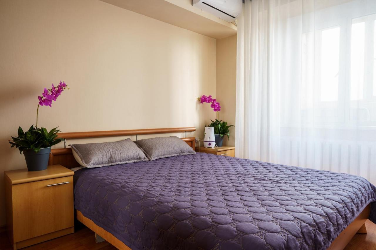Золотой Квадрат 60 Кв2 Almaty Exterior foto