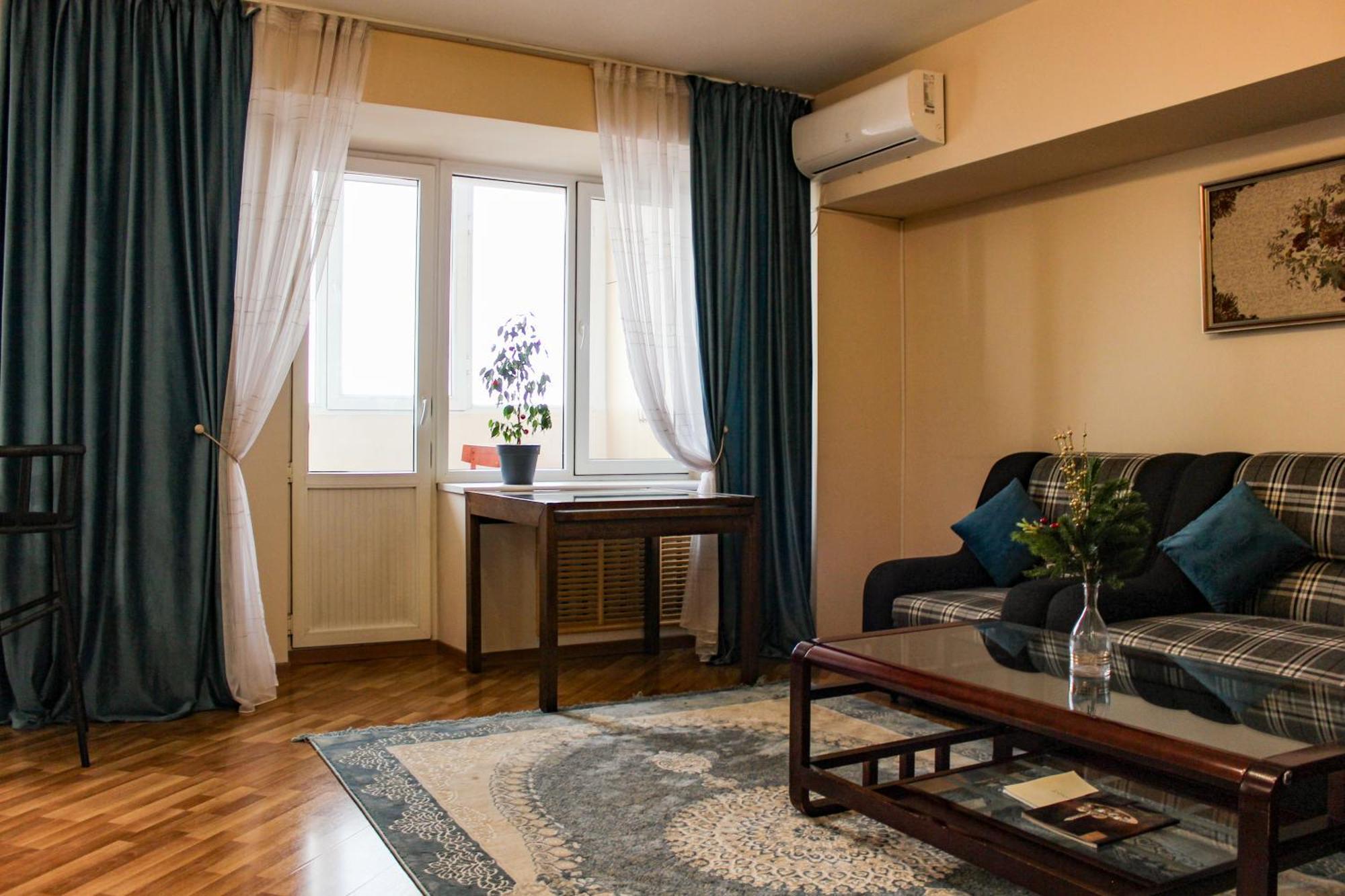 Золотой Квадрат 60 Кв2 Almaty Exterior foto